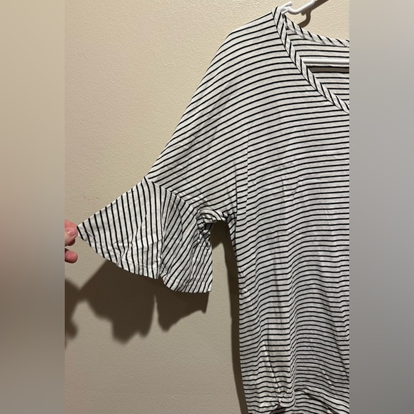 CABI Women’s Skipper Flutter Sleeve Tee Size Small - White/ Black Striped - Picture 6 of 6